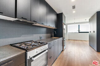 Building Photo - 3688 Overland Ave