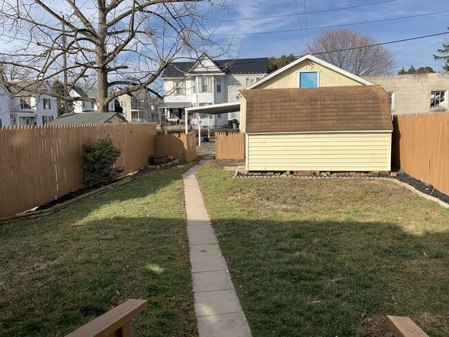 Building Photo - Charming 3-Bedroom, 1-Bathroom Single-Fami...
