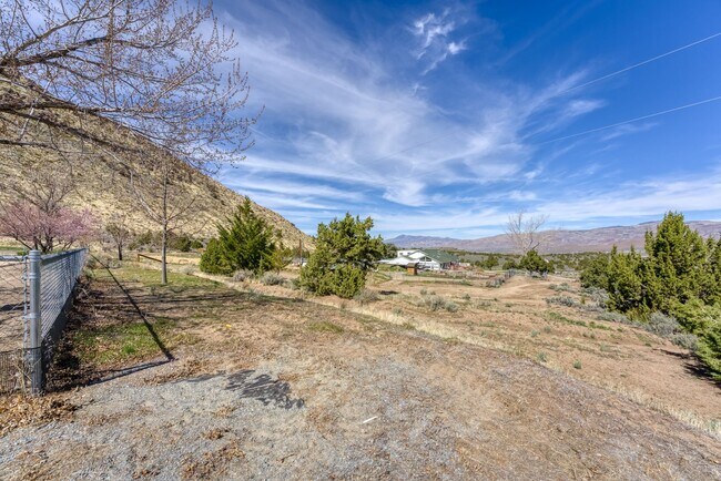 Building Photo - 155 Pioche Rd