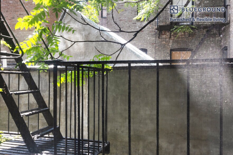 Building Photo - 26 Jane St