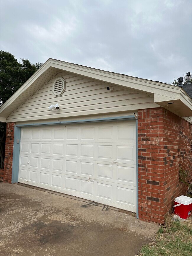 Building Photo - 5701 88th St