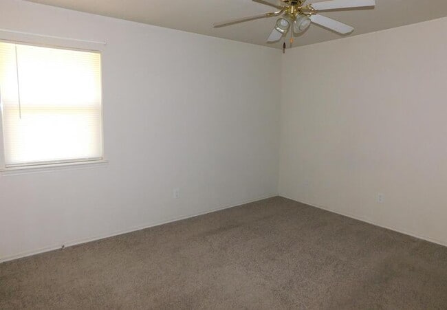 Building Photo - 301 A Crk