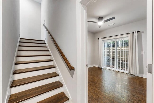Building Photo - 1819 Huntington Hills Ln NW