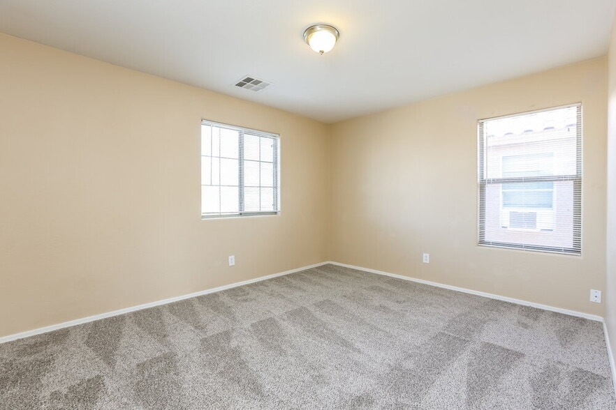 Building Photo - 9383 W Cordes Rd