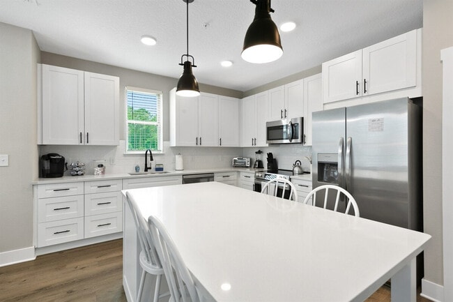 Building Photo - 11830 Buckfield Cir