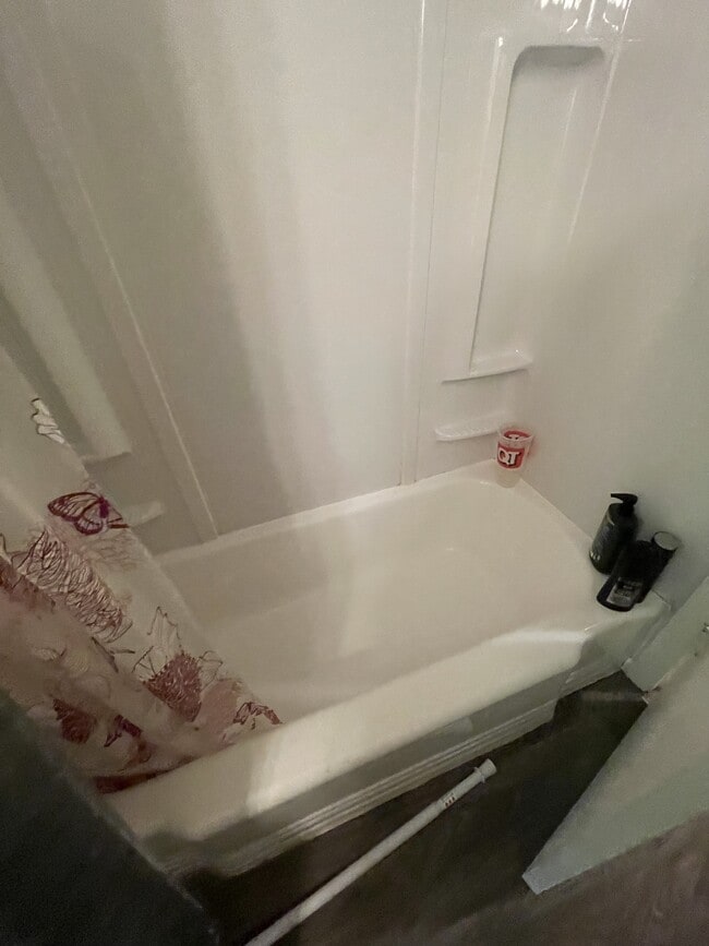 Building Photo - 7344 Wayne Ave