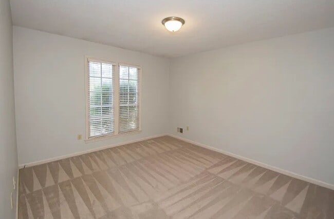 Building Photo - Irmo