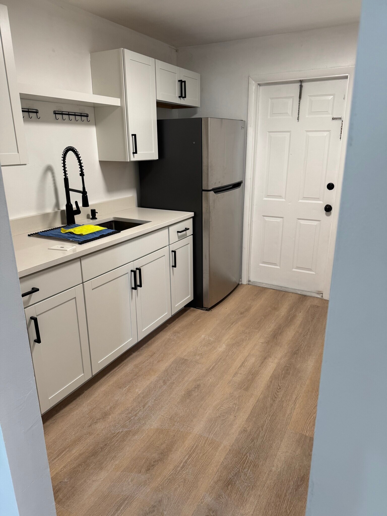 Building Photo - 171 S Broadway