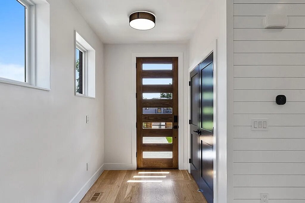 Front door - 963 Tennyson St