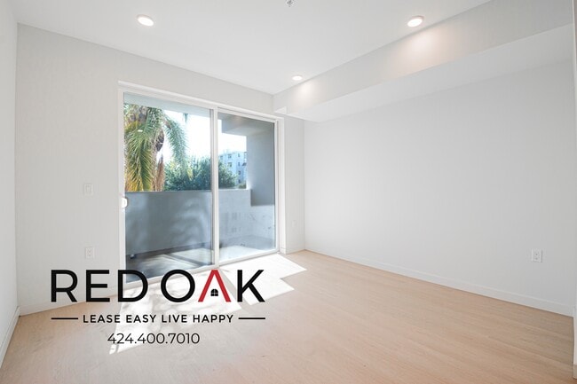 Building Photo - 856 S Gramercy Dr