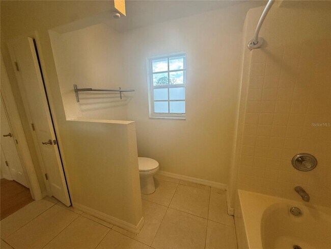 Building Photo - 440 W Tarpon Blvd NW