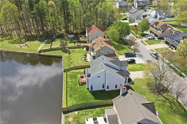 Building Photo - 1721 Chestwood Dr