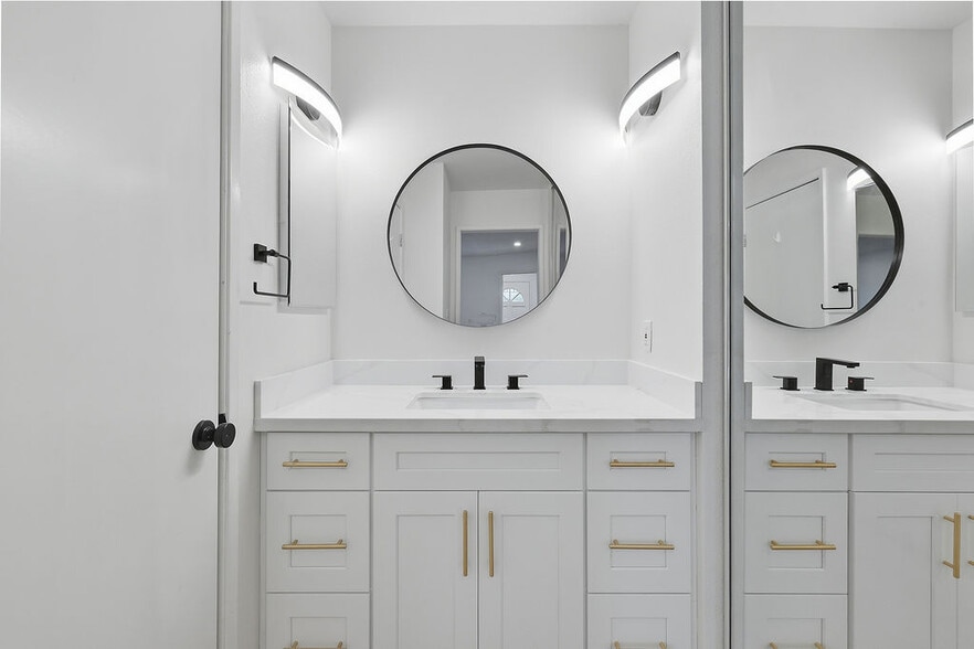 Building Photo - 29105 Thousand Oaks Blvd