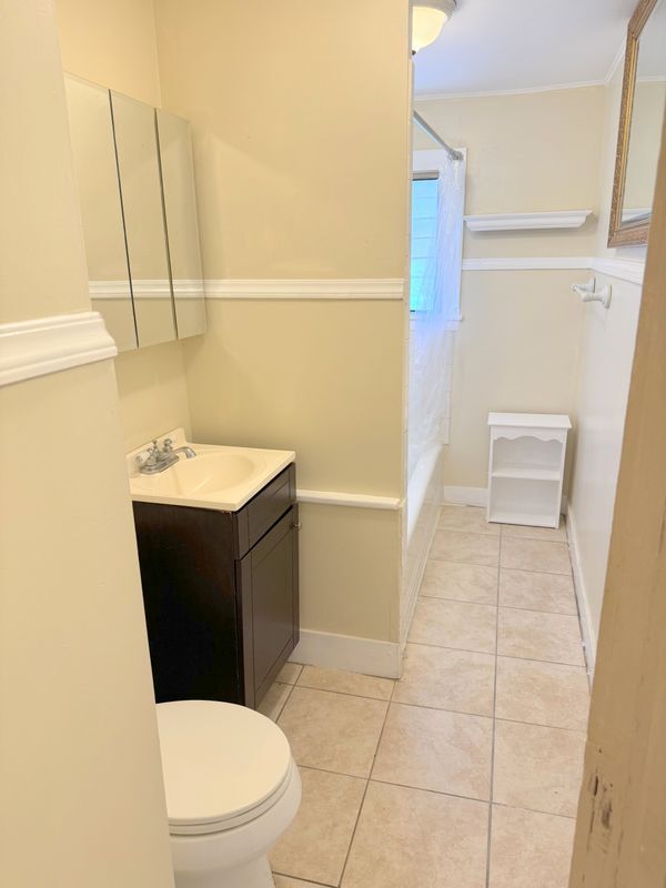 Building Photo - 832 1st St N