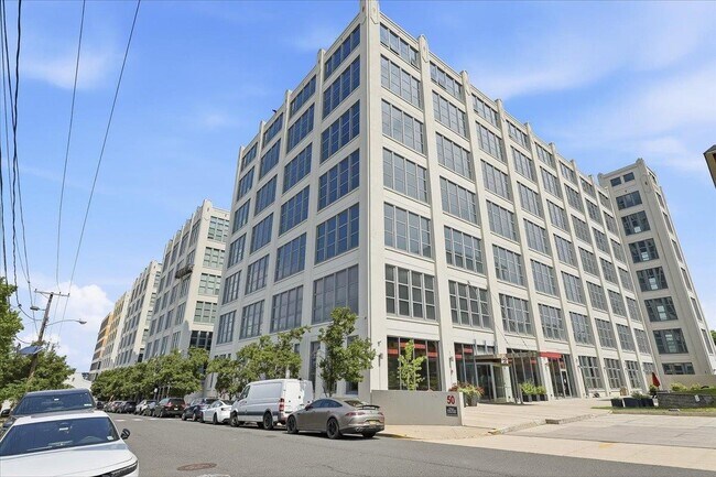 Building Photo - 50 Dey St