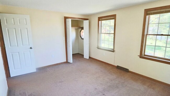 Building Photo - 9-11 Hamar Drive