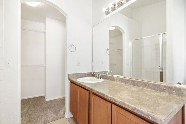 Building Photo - Updated Townhome with Pikes Peak Views | Free January Rent + $500 Off February