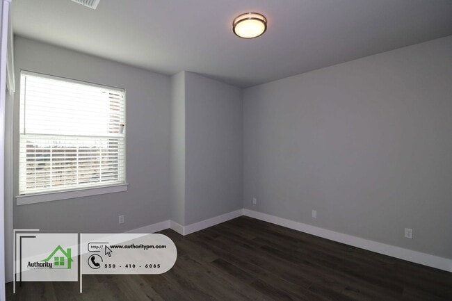 Building Photo - 2879 Calaveras Ct