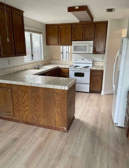 Building Photo - 4264 Chinquapin Way