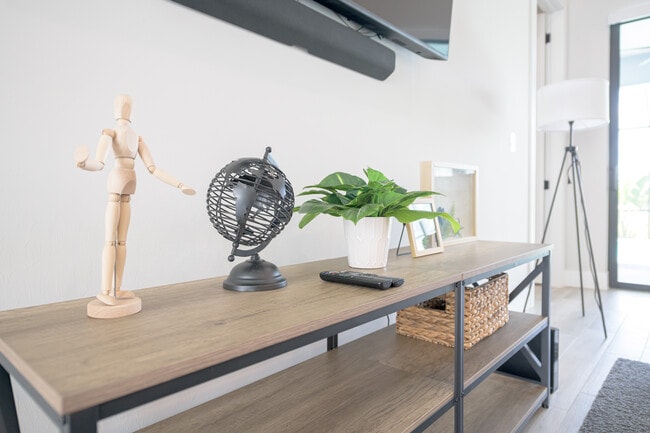 Building Photo - 3432 SW 8th St