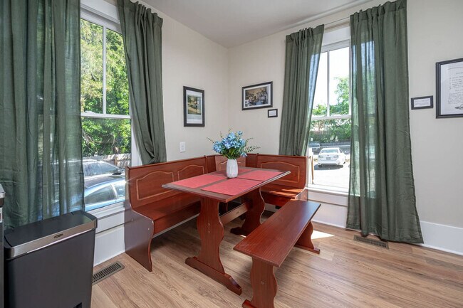 Building Photo - 500 W Rosemary St