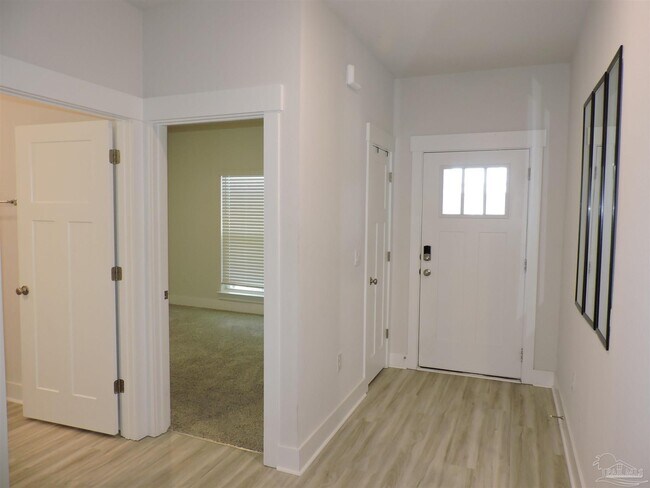 Building Photo - 5851 Sargassum Ln