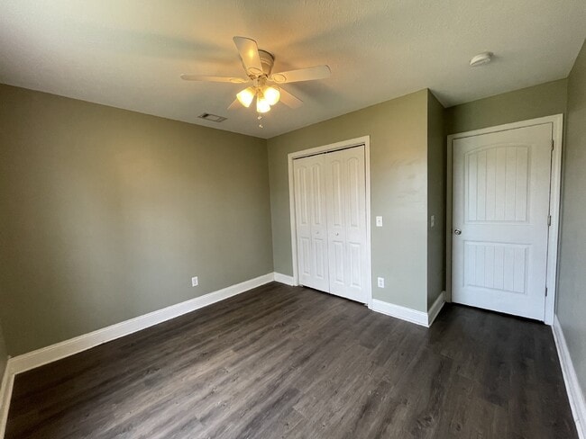 Building Photo - Home For Rent