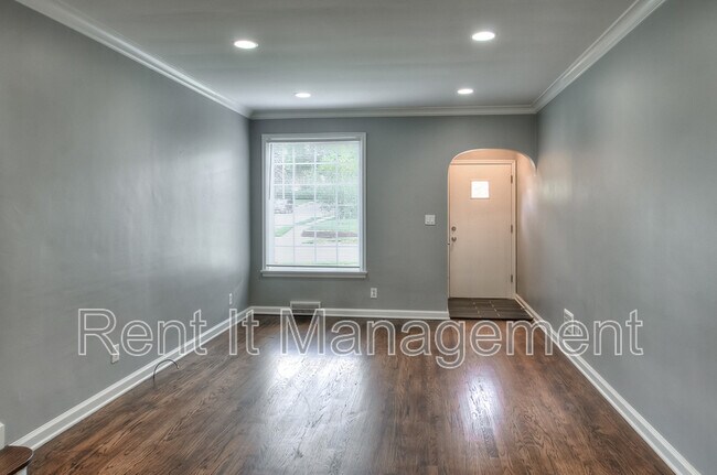 Building Photo - 6029 Poppleton Ave