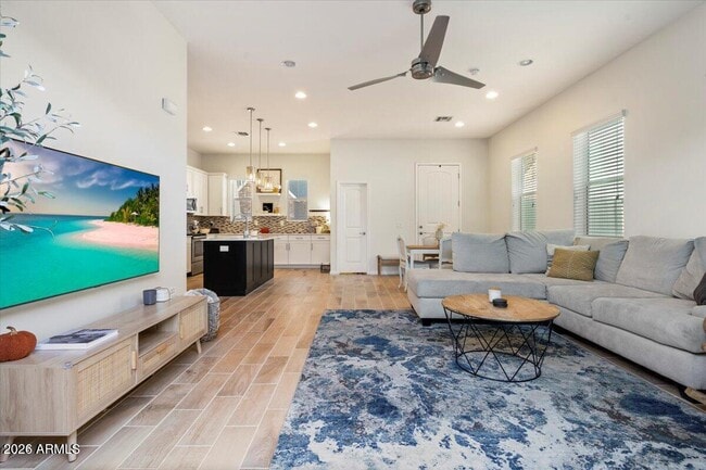 Building Photo - 710 E Boca Raton Rd