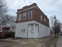 Building Photo - Corner Lot, Huge Rooms, Fully Renovated, H...