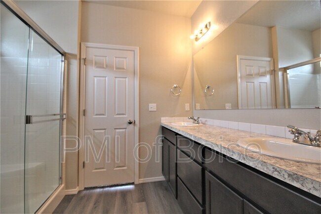 Building Photo - 973 S Rangipo Ave