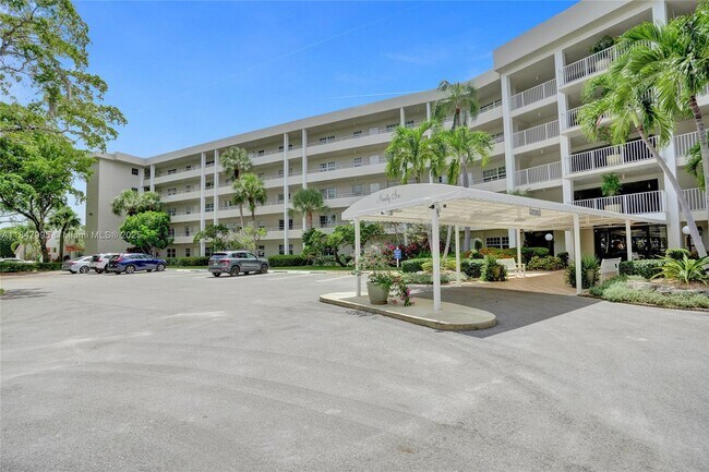 Building Photo - 805 Cypress Blvd