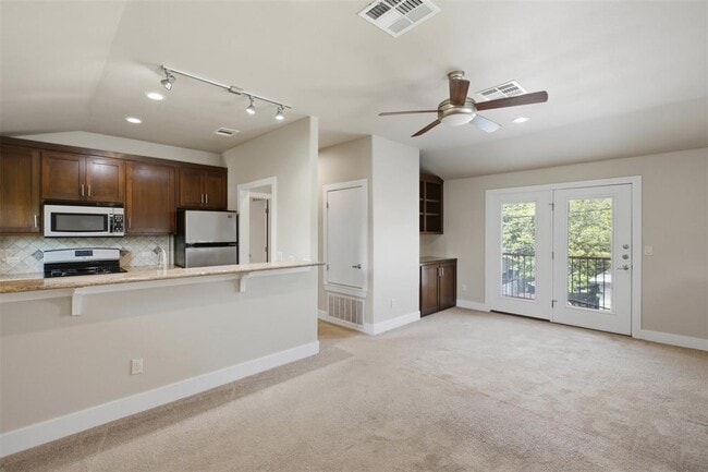 Building Photo - 1315 W Anderson Ln.