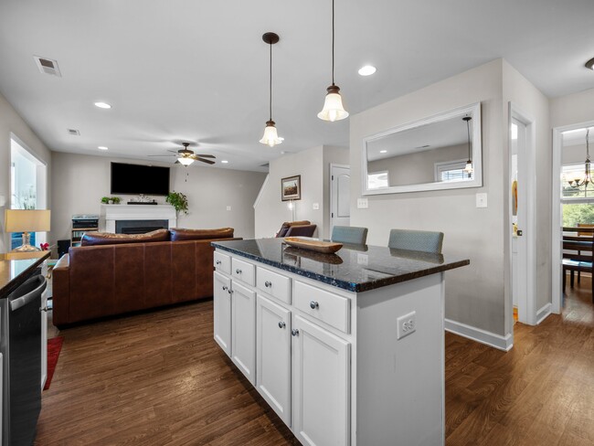 Building Photo - 219 Breakwater Dr