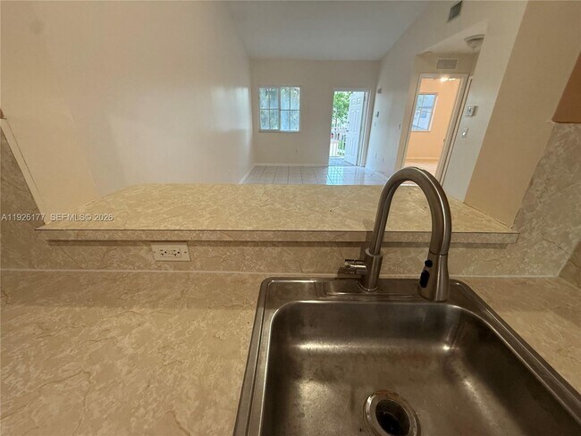 Building Photo - 1251 SE 27th St