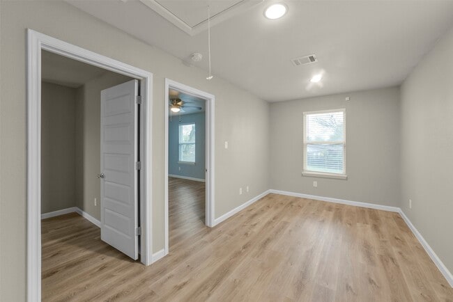 Building Photo - 10242 Bridgeland Ln