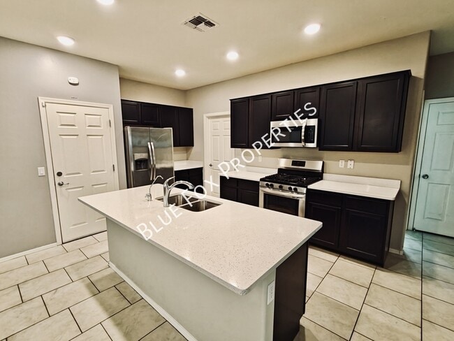 Building Photo - 6524 S Calle Diablo Dr