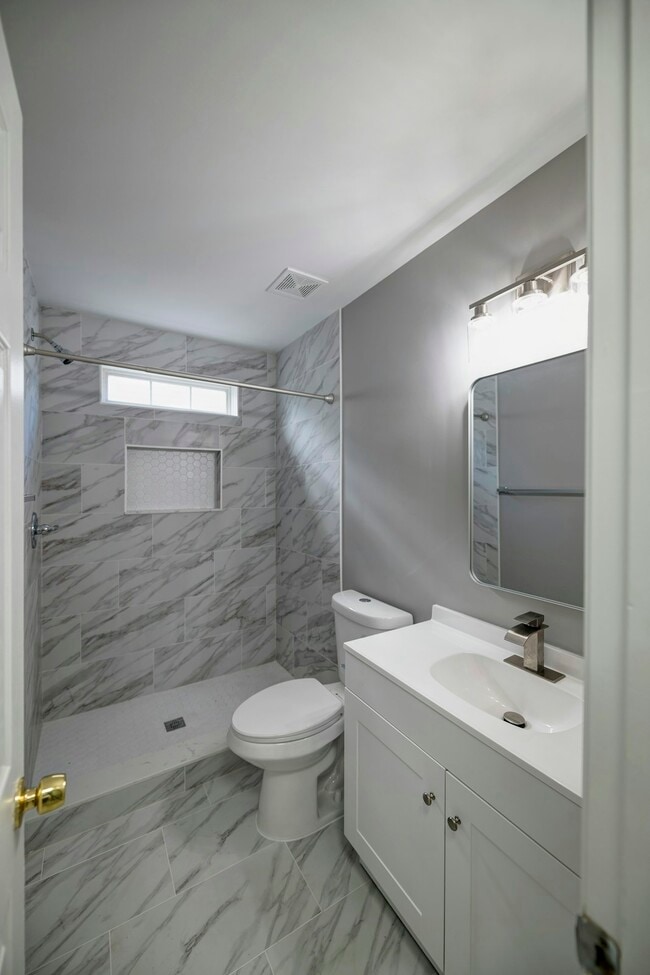 Building Photo - 21749 Tottenham Hale Ct