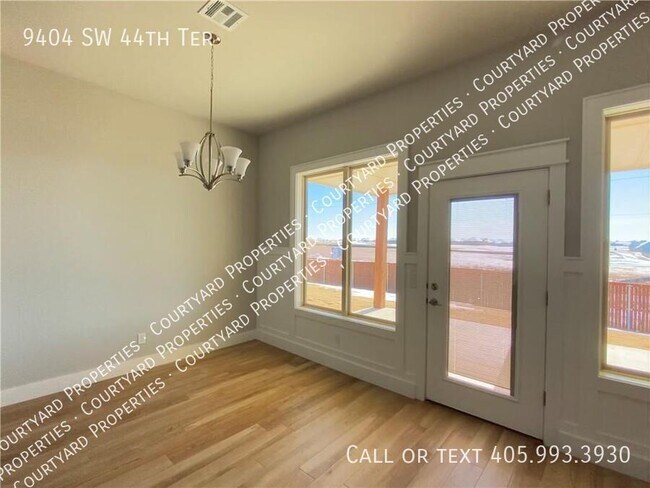 Building Photo - 9404 SW 44th Terrace