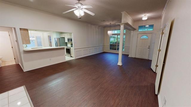 Building Photo - 6417 Lago Vista Dr