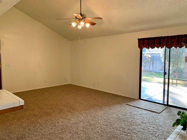 Building Photo - 1797 E Solar Ave