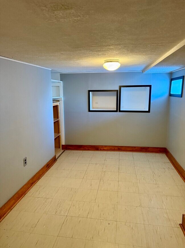 Building Photo - 3251 N Osage Ave