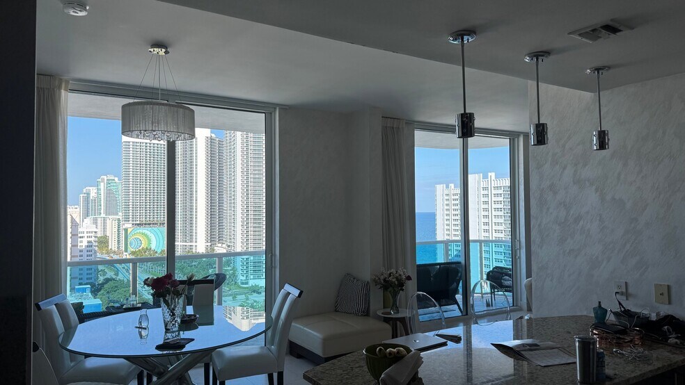 Building Photo - 1945 S Ocean Dr