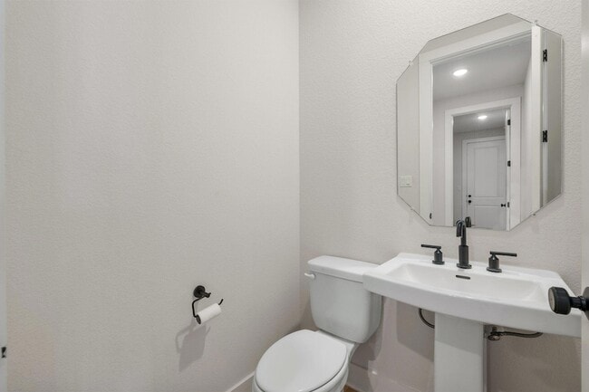 Building Photo - 957 Arrowhead Ranch Blvd