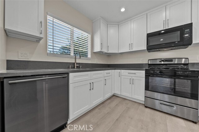 Building Photo - 11200 Saticoy St