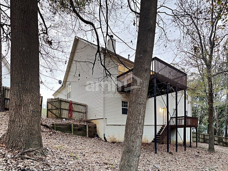 Building Photo - 817 Hillary Ct