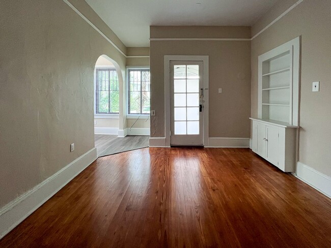 Building Photo - 1BR/1BA UPDATED Apartment in Duck Pond Are...