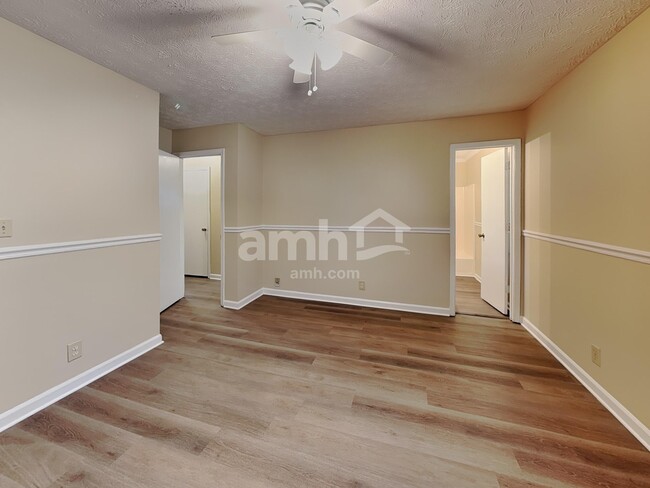 Building Photo - 3664 Stonewall Dr NW