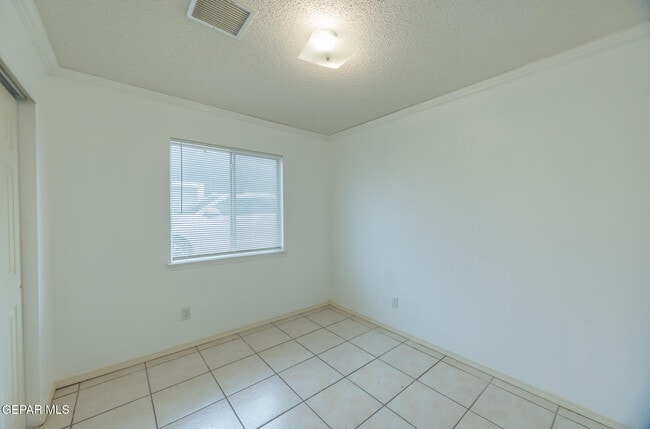 Building Photo - 13771 Paseo Central Ave