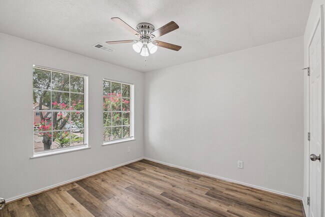 Building Photo - 6727 Shelby Oaks Dr